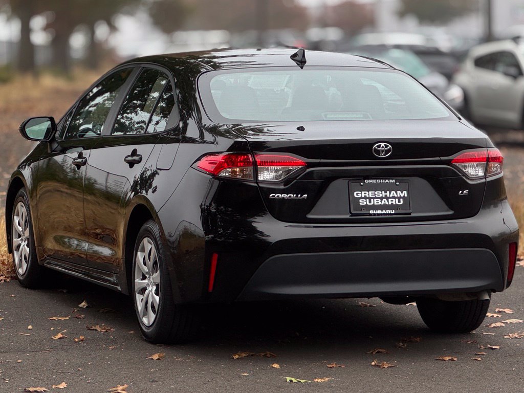 Used 2025 Toyota Corolla LE FWD image 5