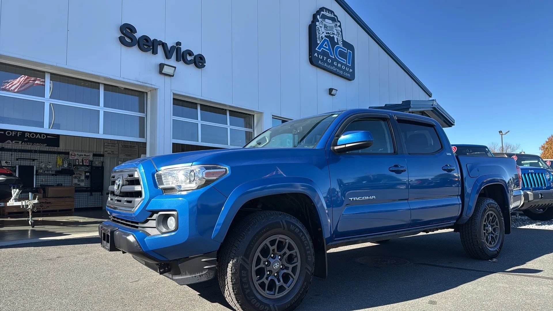Used 2017 Toyota Tacoma SR5 w/ Tow Package AWD/4WD image 1