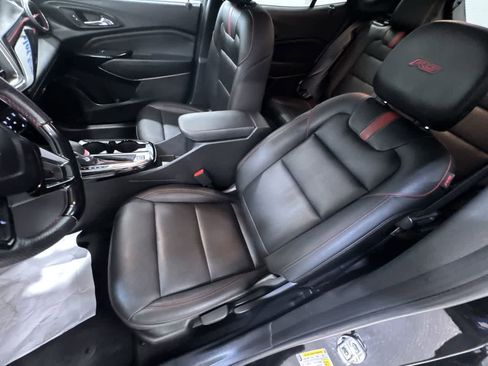 Used 2025 Chevrolet Trax RS w/ Sunroof Package image 14