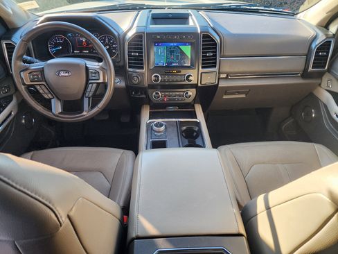 Used 2021 Ford Expedition Max Limited image 18