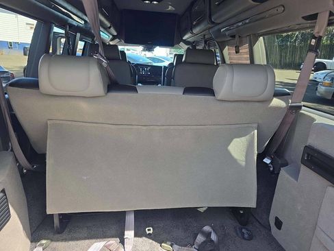 Used 2016 GMC Savana 2500 Extended RWD image 9