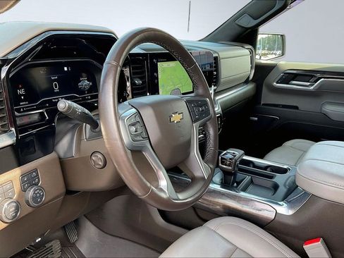 Used 2023 Chevrolet Silverado 1500 LTZ AWD/4WD image 14
