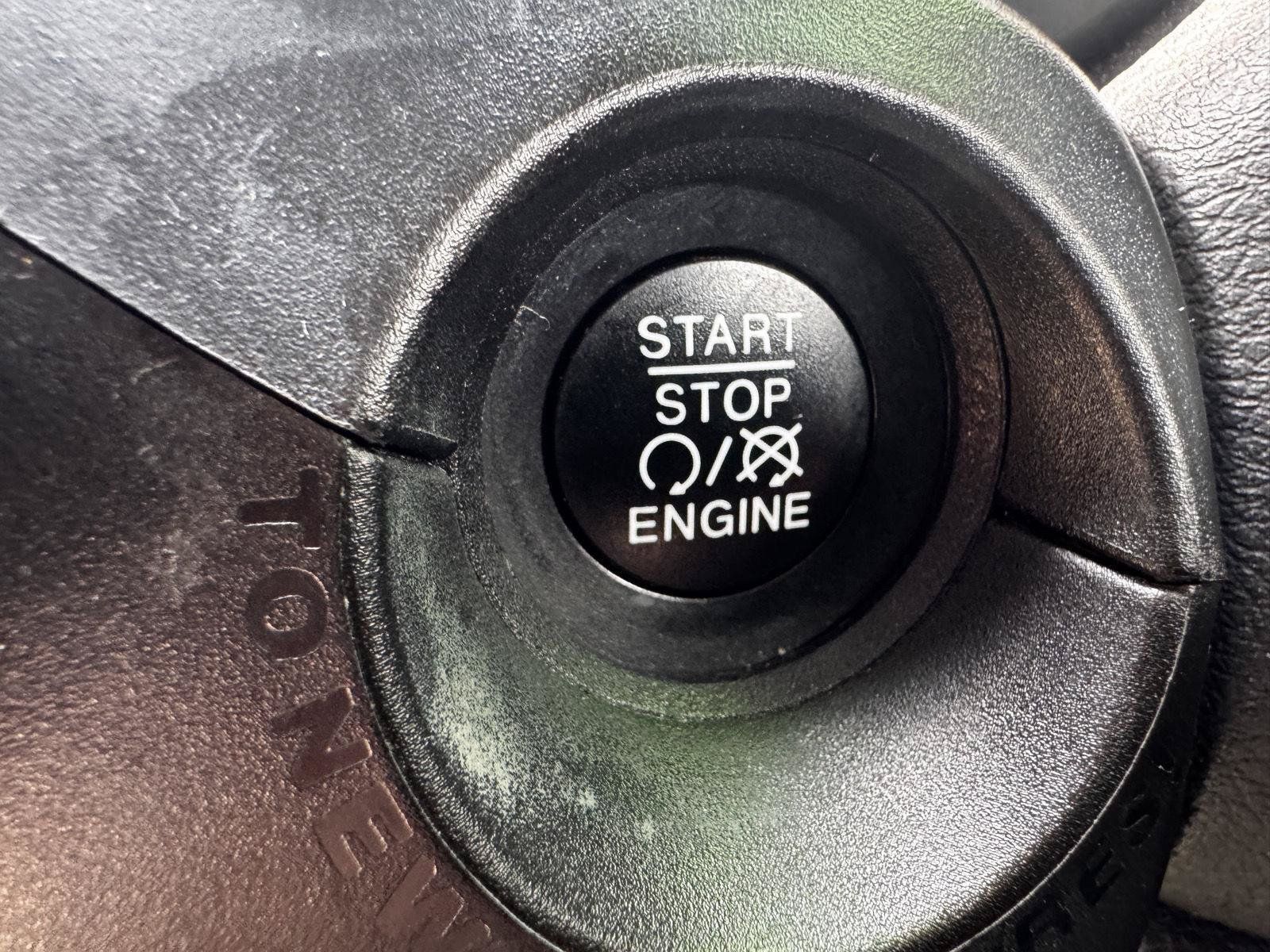 Used 2021 Jeep Renegade Limited AWD/4WD image 31