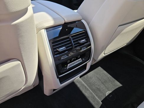 Certified 2025 BMW X7 M60i image 17