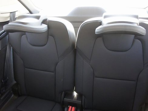 New 2025 Volvo XC90 T8 Core w/ Climate Package image 27