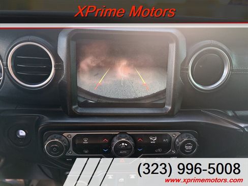 Used 2018 Jeep Wrangler Unlimited Sahara AWD/4WD image 23