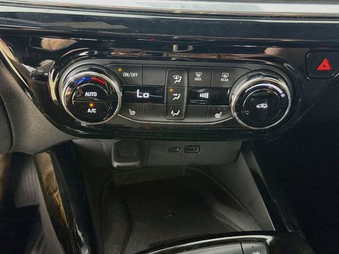 Used 2024 Chevrolet Trax RS w/ Sunroof Package FWD image 15