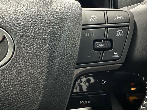 Used 2025 Toyota Camry SE image 20