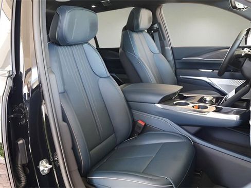 New 2025 Cadillac Escalade IQ Luxury 2 w/ LPO, Radiant Package image 16