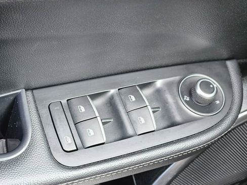 Used 2017 Alfa Romeo Giulia Ti w/ TI 19" Sport Package image 21