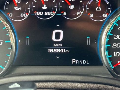Used 2017 GMC Yukon SLT w/ Premium Edition AWD/4WD image 29