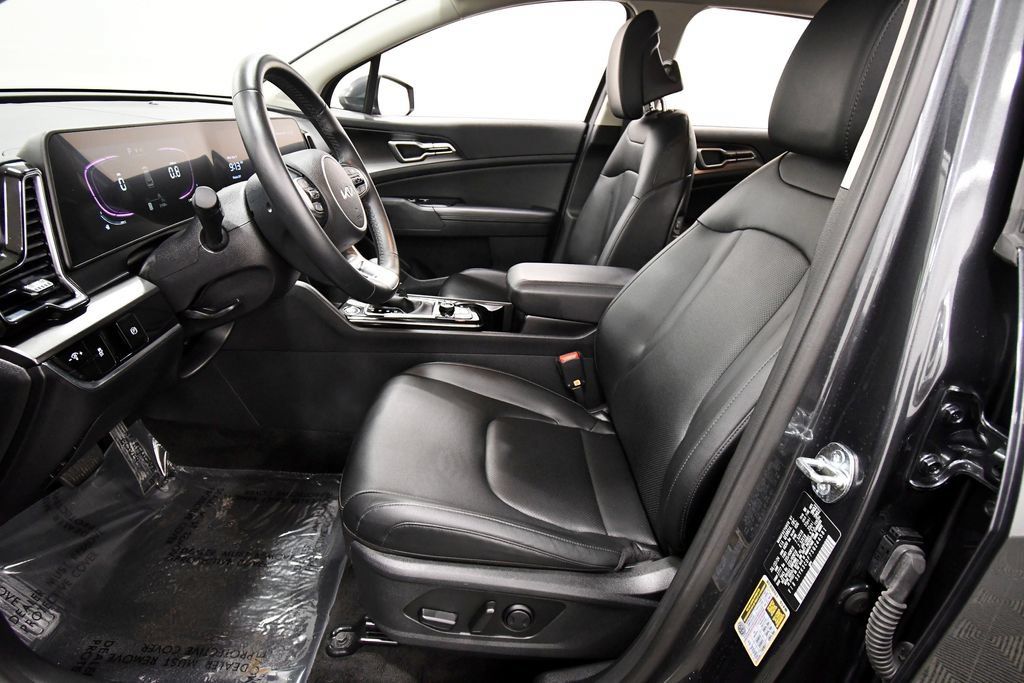 Certified 2025 Kia Sportage EX AWD/4WD image 14