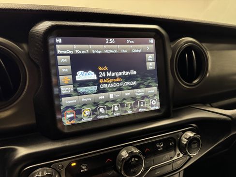 Used 2022 Jeep Gladiator Sport image 21