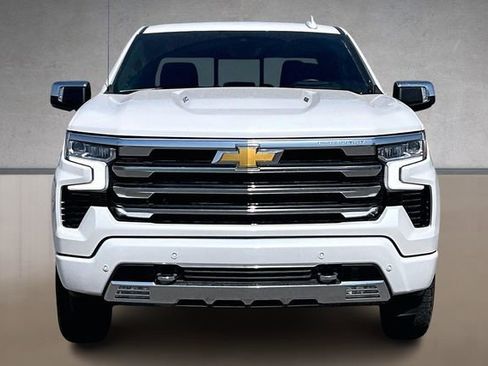 Used 2024 Chevrolet Silverado 1500 High Country w/ Technology Package AWD/4WD image 3