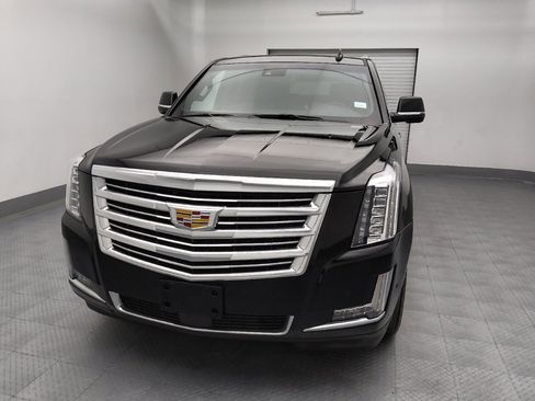 Used 2018 Cadillac Escalade Platinum AWD/4WD image 15