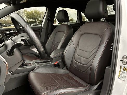 Used 2022 Volkswagen Jetta GLI Autobahn image 29