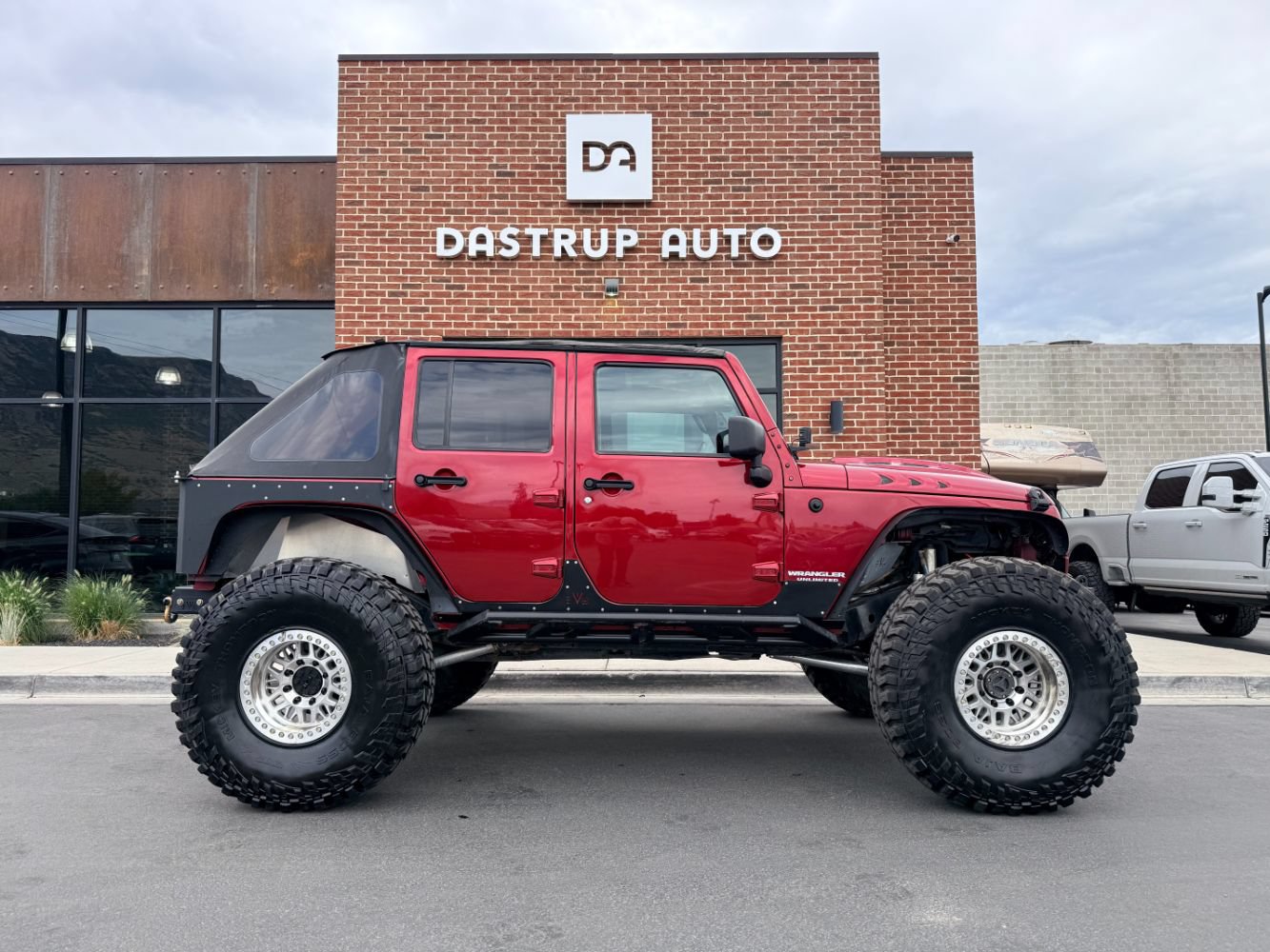 Used 2013 Jeep Wrangler Unlimited Rubicon w/ Dual Top Group AWD/4WD image 9