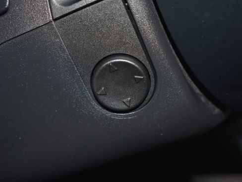 Used 2022 Ford Explorer Limited image 18