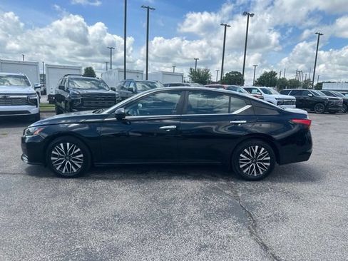 Used 2024 Nissan Altima 2.5 SV FWD image 6