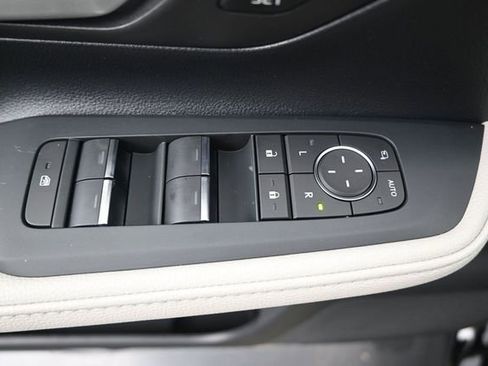 New 2026 Toyota Grand Highlander AWD image 9