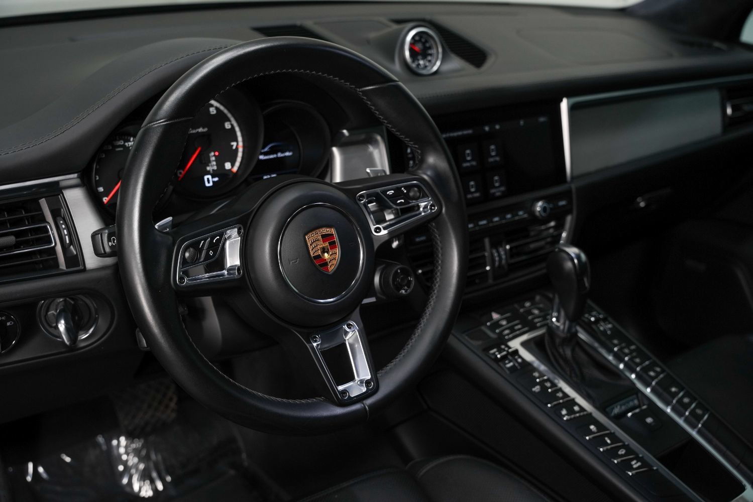 Used 2020 Porsche Macan Turbo AWD/4WD image 46