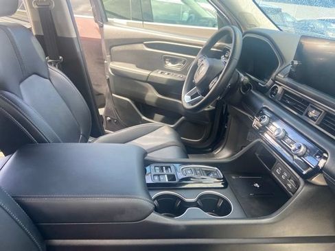 Used 2023 Honda Pilot Touring image 17