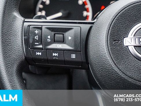 Used 2023 Nissan Rogue SV image 29