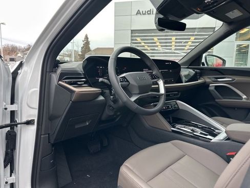 New 2025 Audi Q5 Premium image 17