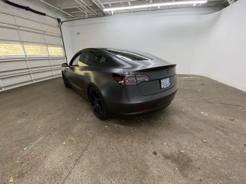 Used 2018 Tesla Model 3 Long Range image 4