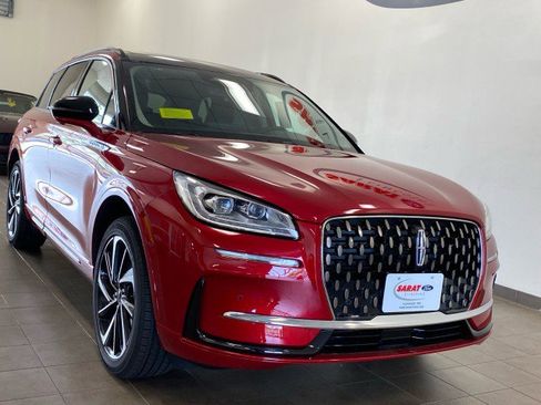 New 2025 Lincoln Corsair Grand Touring w/ Equipment Group 301A AWD/4WD image 2