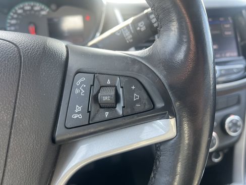 Certified 2022 Chevrolet Trax LT w/ Driver Confidence Package image 19