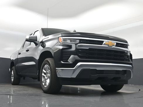 Used 2024 Chevrolet Silverado 1500 LT image 39