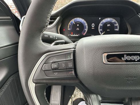 New 2025 Jeep Grand Cherokee L Altitude image 27