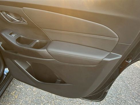 Certified 2023 Chevrolet Traverse LT image 18