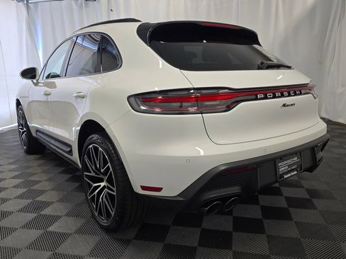 Certified 2026 Porsche Macan AWD/4WD image 3