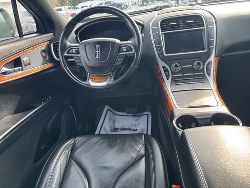 Used 2019 Lincoln Nautilus Reserve image 17