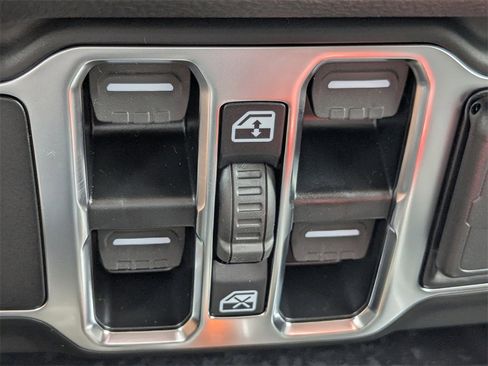 New 2025 Jeep Gladiator Sport image 21