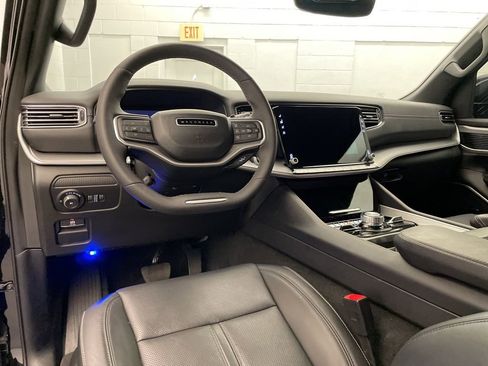 New 2025 Jeep Wagoneer Series II image 13