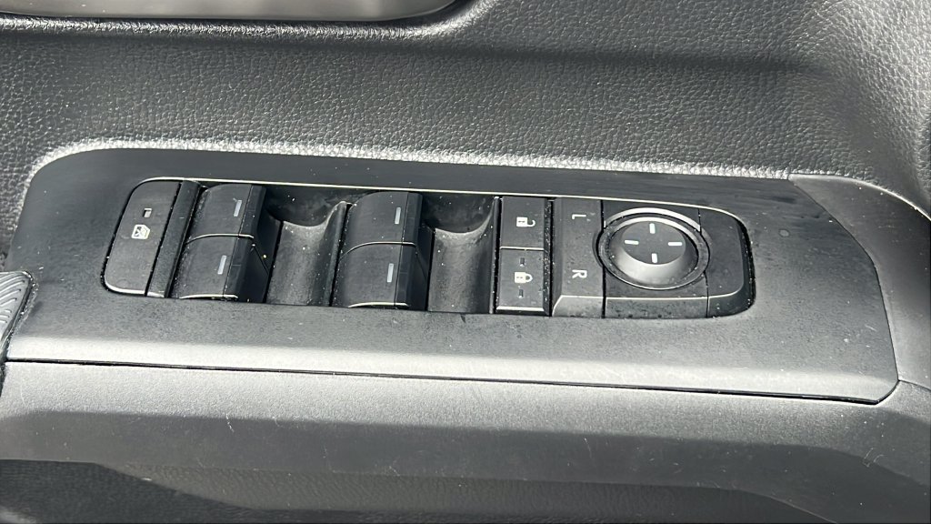 Certified 2025 Toyota Tacoma TRD Sport AWD/4WD image 18