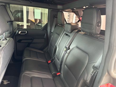 Used 2025 Ford Bronco Big Bend w/ Black Diamond Package AWD/4WD image 22