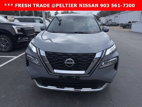 Used 2023 Nissan Rogue Platinum w/ Platinum Premium Package image 2