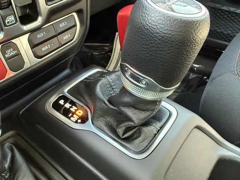 New 2025 Jeep Gladiator Mojave w/ Convenience Group image 23