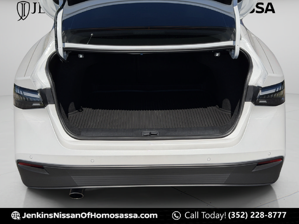 Used 2026 Nissan Sentra SR w/ SR Premium Package FWD image 25