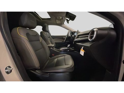 New 2026 Chevrolet Trax ACTIV w/ Sunroof Package FWD image 18