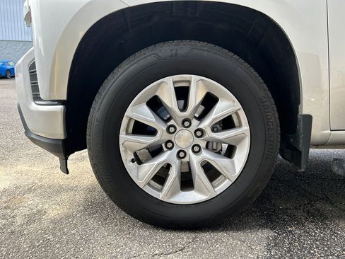 Used 2022 Chevrolet Silverado 1500 Custom w/ LPO, Dark Essentials Package image 6