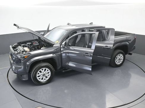 Used 2024 Toyota Tacoma SR5 RWD image 66