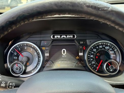 Used 2019 RAM 1500 Laramie AWD/4WD image 18