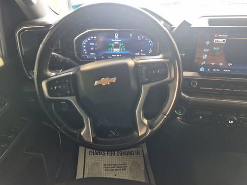 Used 2024 Chevrolet Silverado 2500 LT AWD/4WD image 4