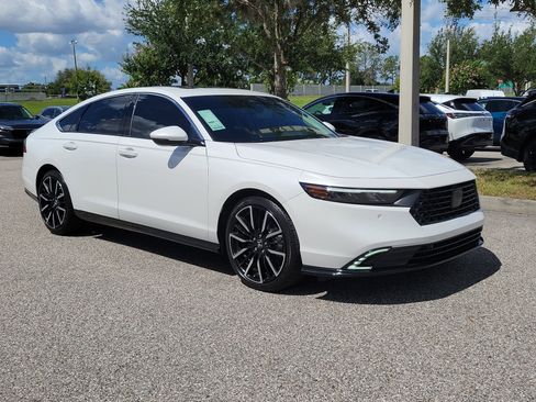 Used 2025 Honda Accord Touring image 3