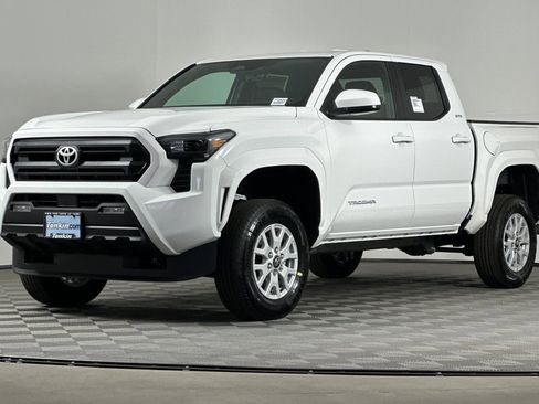 New 2025 Toyota Tacoma SR5 image 8